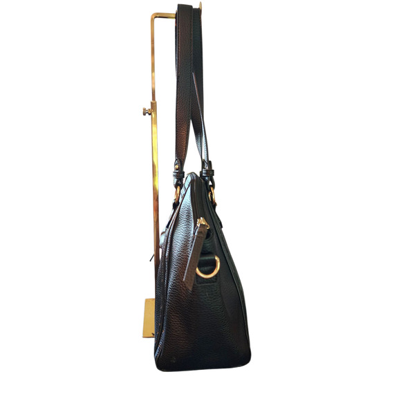 Jessica Simpson black faux leather shoulder bag with matching wallet. - Picture 4 of 9